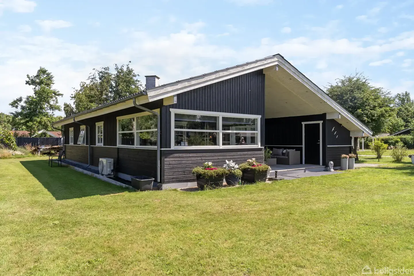 Stort lækkert sommerhus med mange sovepladser