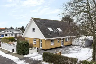 Villa på Almevej 7, Nylars, 3720 Aakirkeby