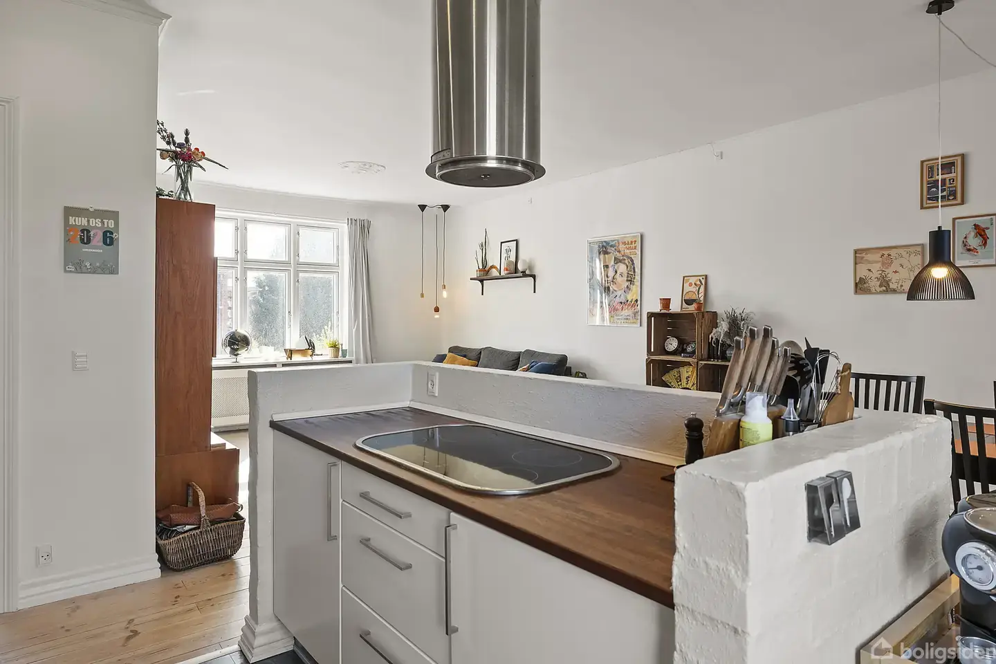 Lys og charmerende lejlighed med åbent køkken-alrum - View 3