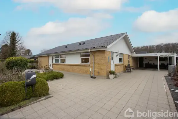 Villa på Ladehøjvej 28, 8831 Løgstrup