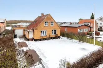 Villa på Strandvejen 3, Rønne, 3700 Rønne