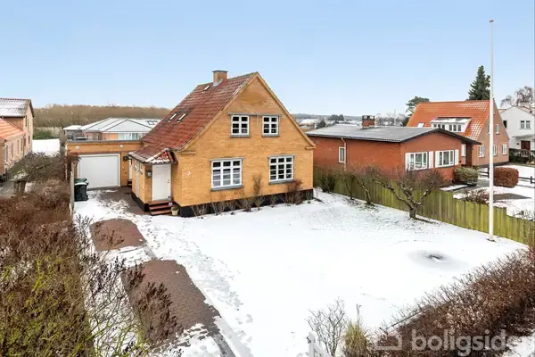 Villa på Strandvejen 3, 3700 Rønne