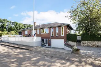 Villa på Høndrupvej 6, Lindum, 8830 Tjele