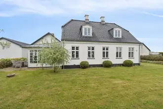 Landejendom på Strandvejen 16, 4671 Strøby