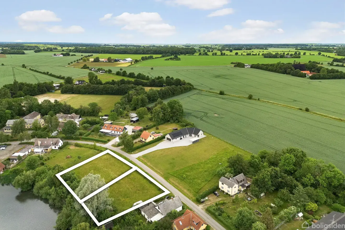 Naturskøn byggegrund ved sø i hyggelige Lyderslev - Visning 3