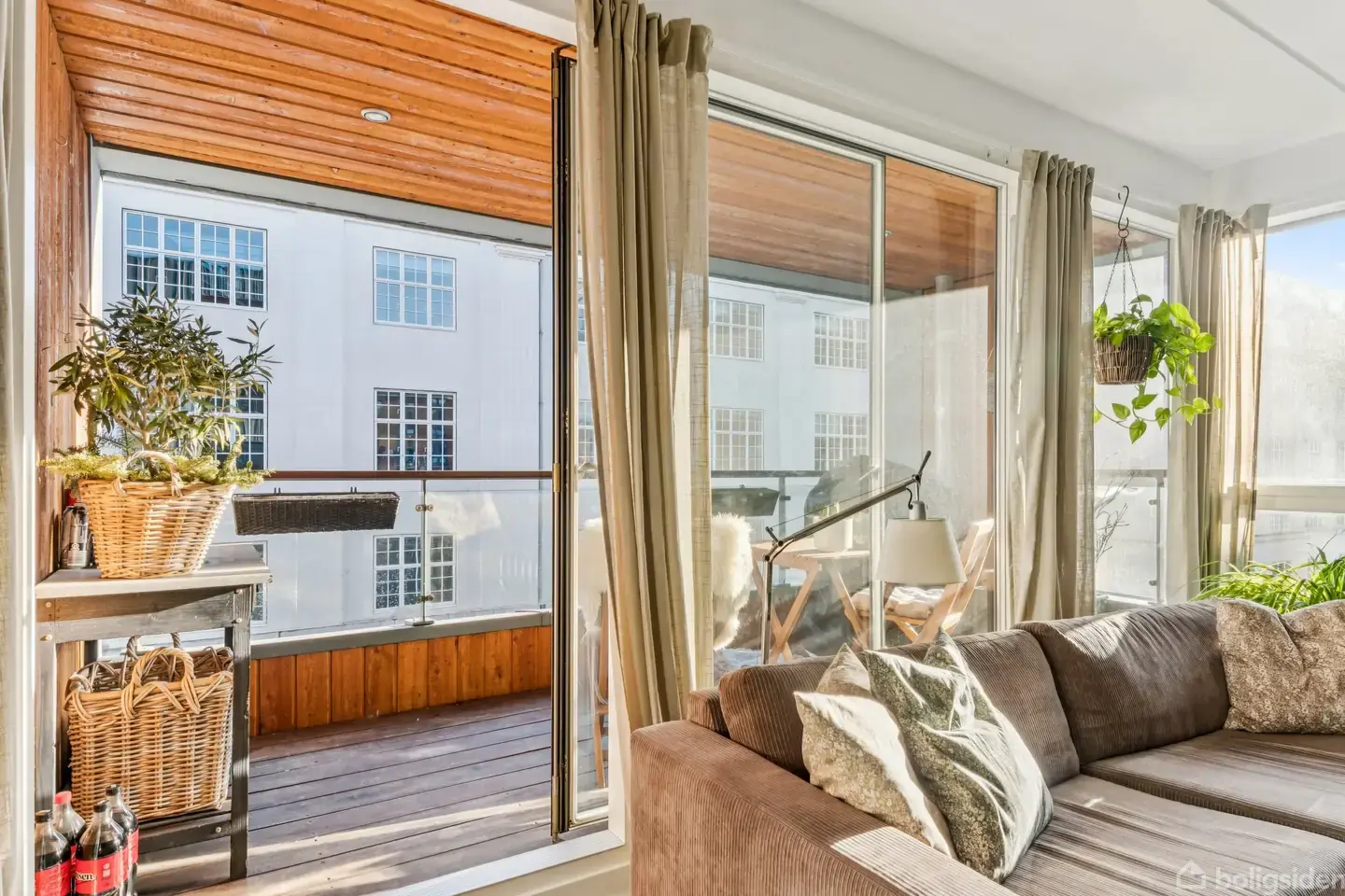 Velindrettet 3V’er med stor og overdækket altan