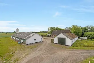 Landejendom på Tylstrupvej 69, 9320 Hjallerup