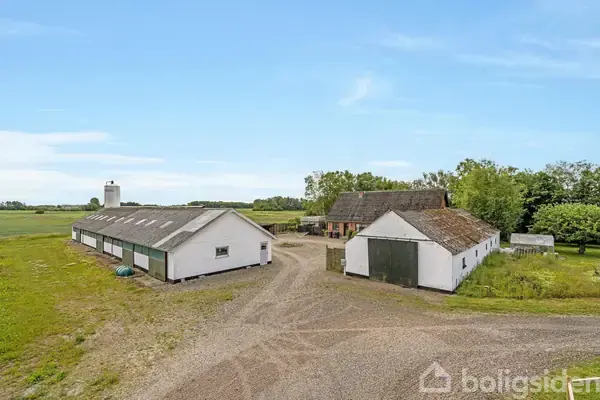 Landejendom på Tylstrupvej 69, 9320 Hjallerup