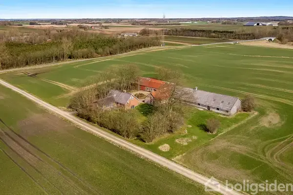 Landejendom på Skarbyvej 6, 7560 Hjerm