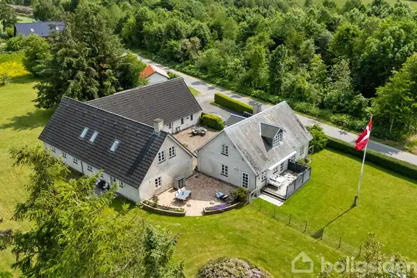 Landejendom på Højgårdsvej 27B+A, 4683 Rønnede