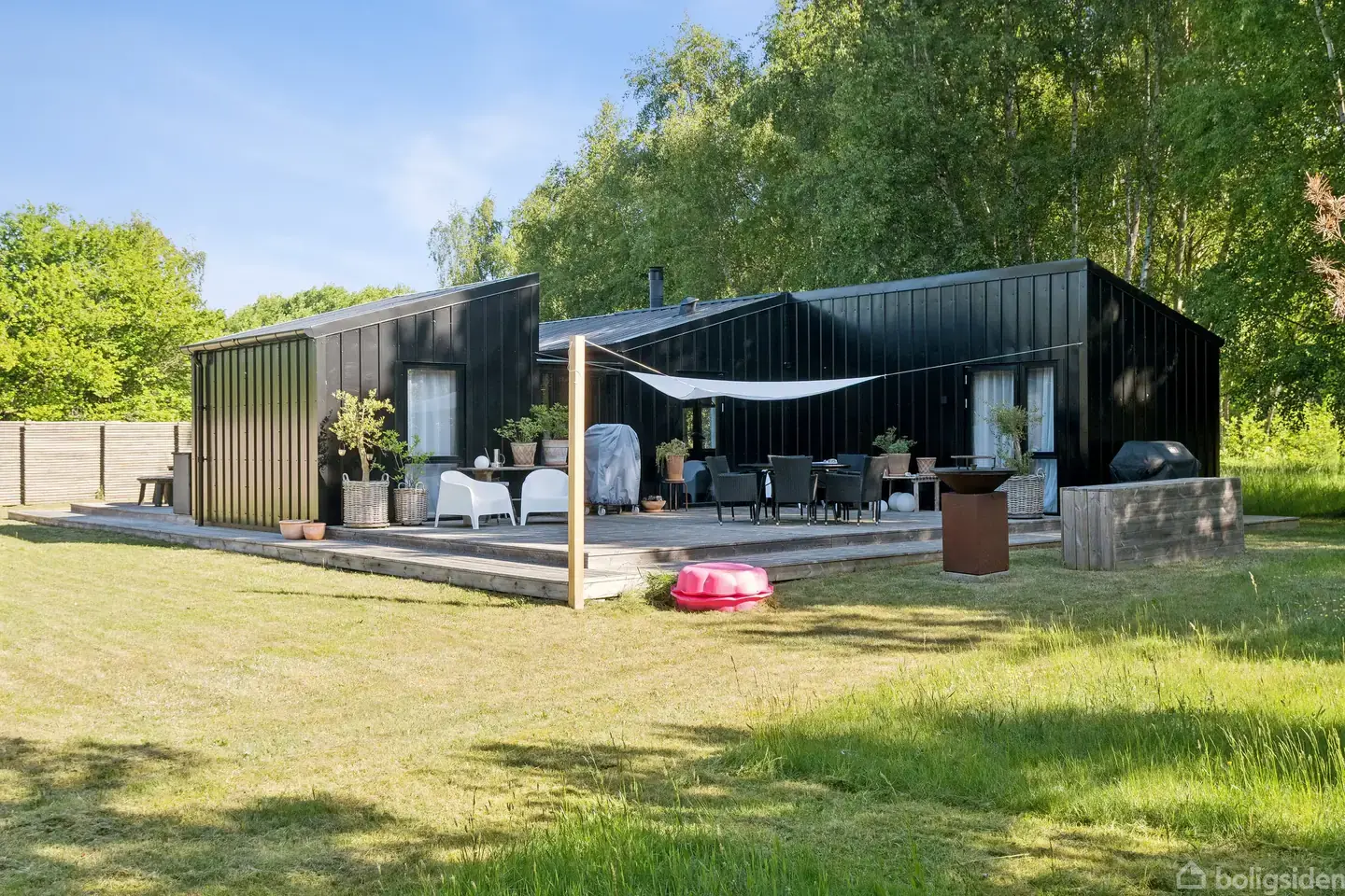 Arkitekttegnet sommerhus ved Ebbeløkke Strand