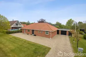Villa på Kærholtvej 64, 9320 Hjallerup