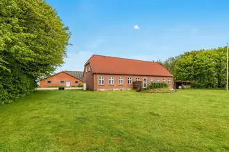Landejendom på Holstebrovej 13, Brogård, 6990 Ulfborg