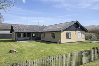 Villa på Strandbakkevej 1, Kolby Kås, 8305 Samsø