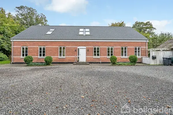 Landejendom på Silkeborgvej 18, 7442 Engesvang