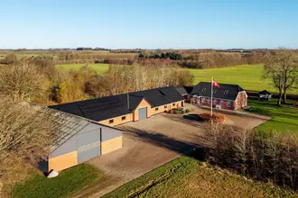 Landejendom på Troelstrupvej 19, 7490 Aulum