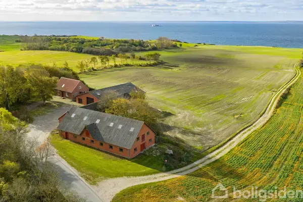 Landejendom på Sletterhagevej 8, 8420 Knebel