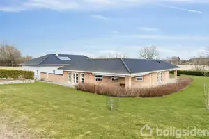 Landejendom på Skovbakkevej 5, 3320 Skævinge