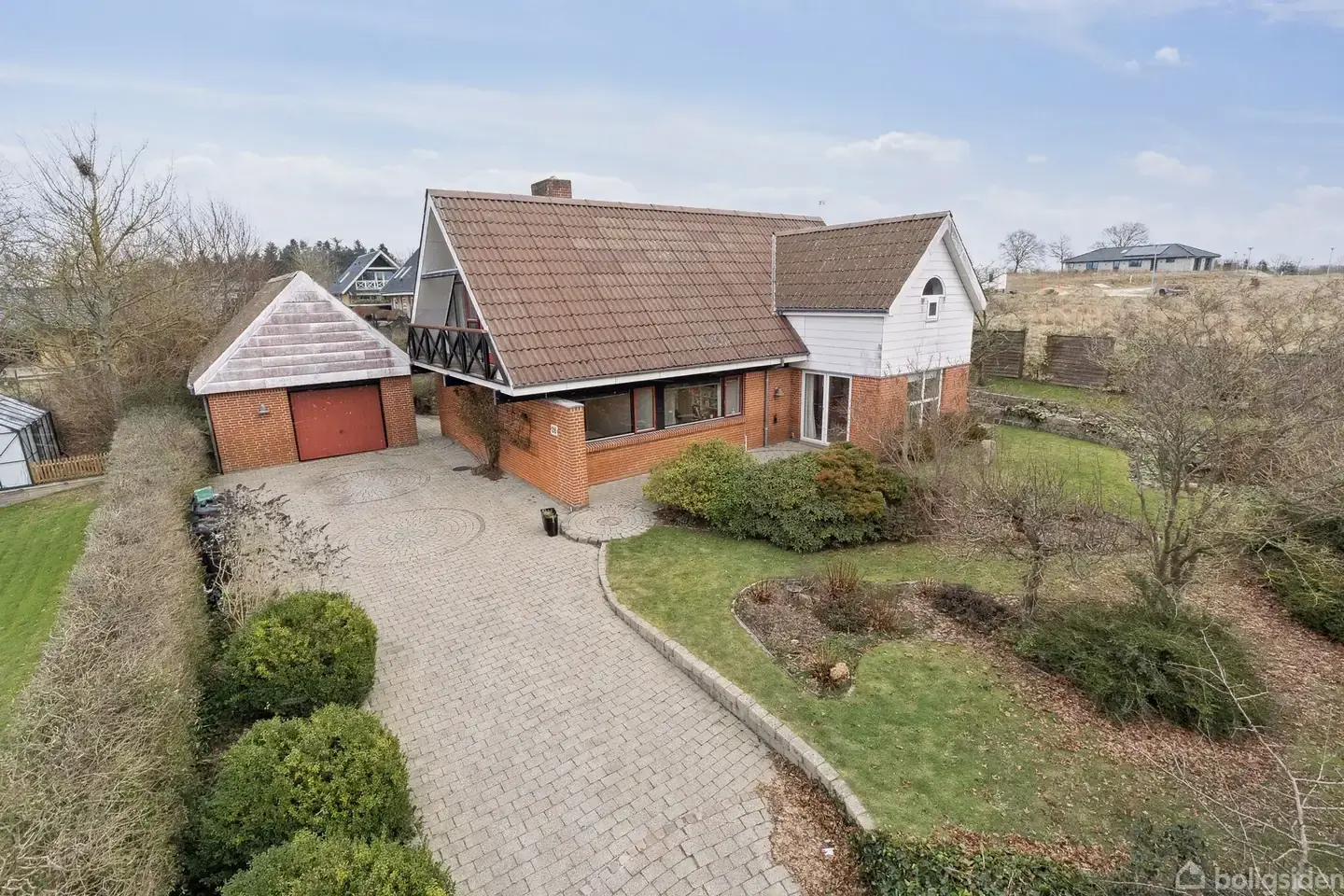 Unik arkitekttegnet villa i fredelige og naturskønne omgivelser