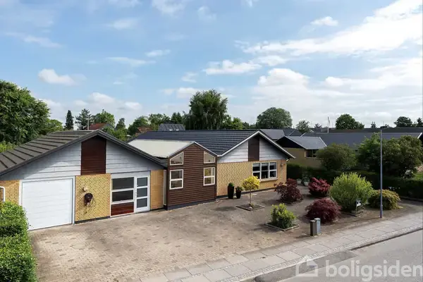 Villa på Ananasvej 12, 8382 Hinnerup