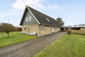 Villa på Kærgaardsvej 13, 9681 Ranum