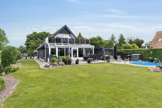 Villa på Hjørnevej 2, 4600 Køge