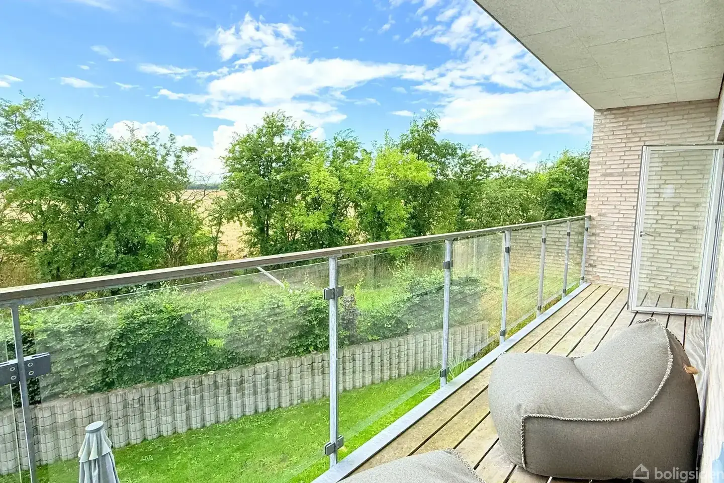 Nybygget rækkehus med skøn have i børnevenligt kvarter