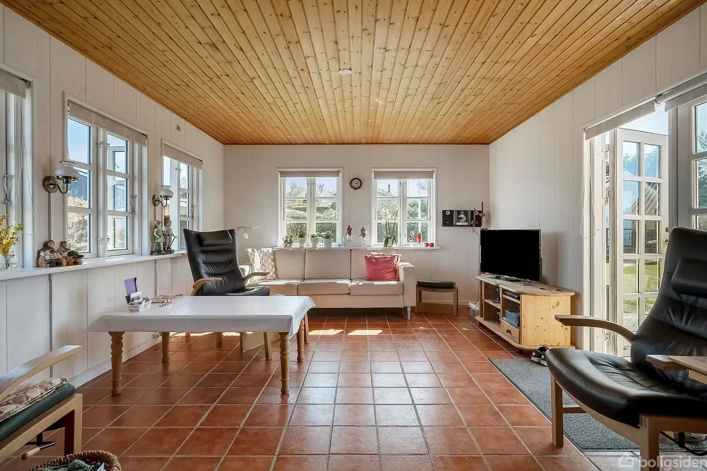 Helårsanvendeligt sommerhus med udsigt til fjorden - Visning 4