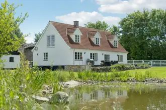 Landejendom på Stensgårdsvej 9, Hyllinge, 4700 Næstved