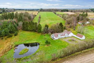 Landejendom på Skovvej 60, Lynderup, 8832 Skals