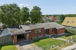 Villa på Drosselvej 8, 9270 Klarup