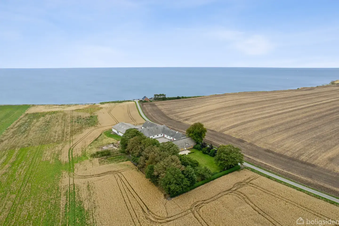 Landejendom på Karlby Strandvej 21, 8500 Grenaa