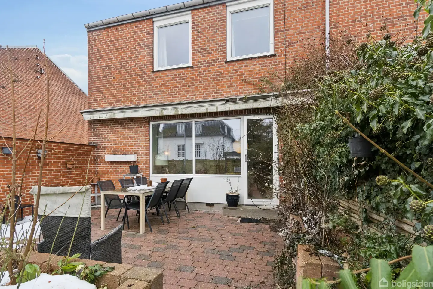 Enderækkehus med park og legeplads som nabo