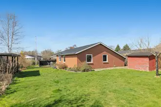 Villa på Skolevænget 6, Tarp, 6715 Esbjerg N
