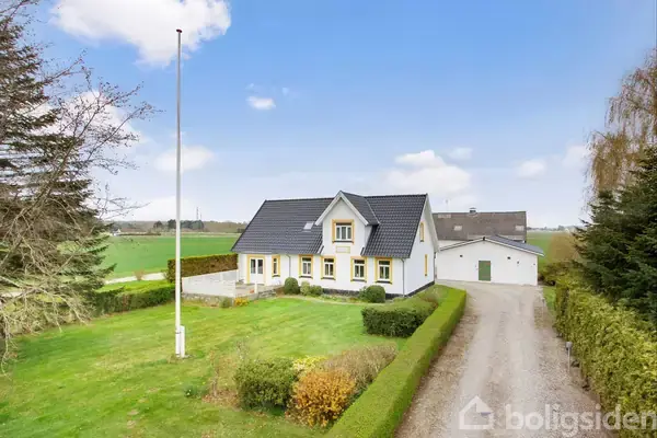 Landejendom på Bjerredevej 17, 4682 Tureby
