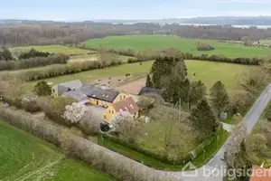 Landejendom på Skovsbovej 235, 5700 Svendborg
