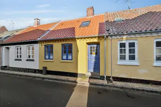 Rækkehus på Almegade 17, Rønne, 3700 Rønne