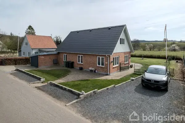 Villa på Fabriksvejen 10, 7182 Bredsten