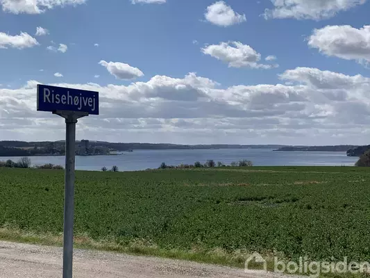 Helårsgrund på Risehøjvej 6, 9560 Hadsund