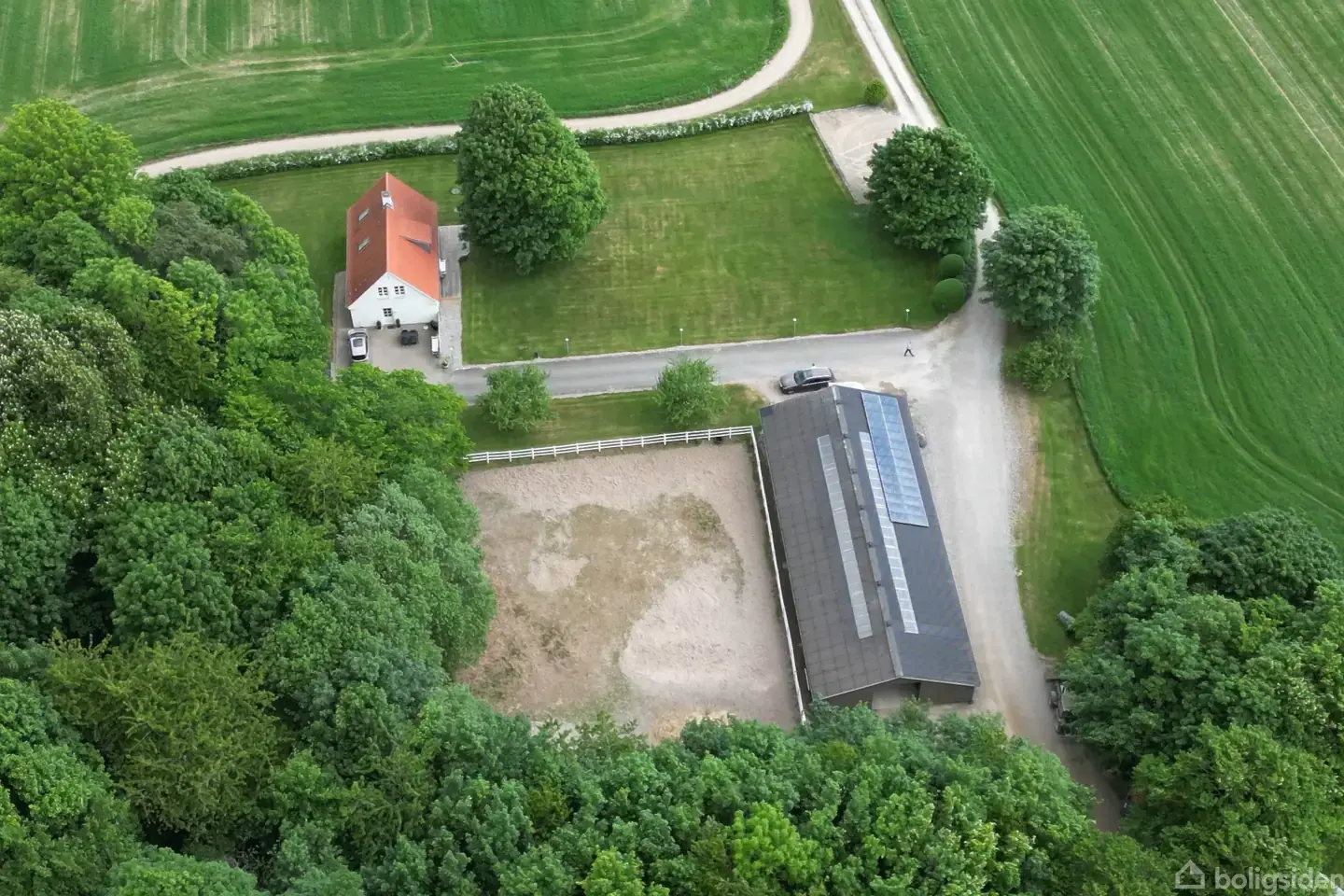Landejendom på Ellemosevej 30, 8310 Tranbjerg J