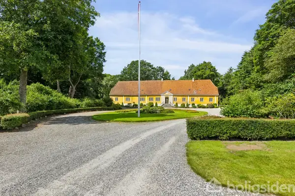 Landejendom på Quelstrupvej 1, 8420 Knebel