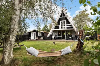 Fritidshus på Lærkevej 13, Fjellerup Strand, 8585 Glesborg