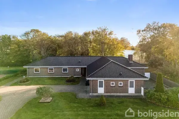 Villa på Enebærvej 1, 9300 Sæby