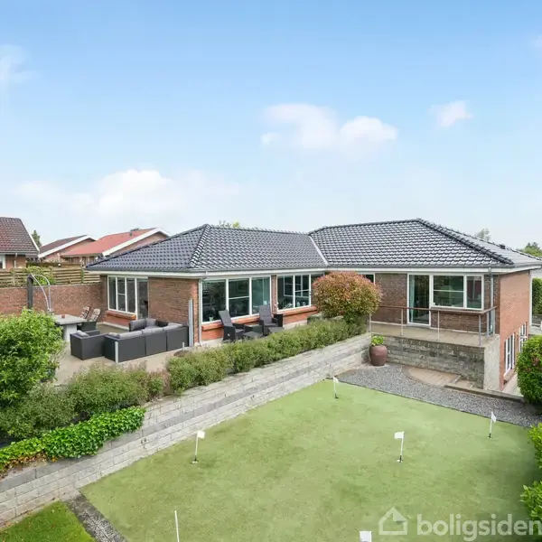 Villa på Dunbirkevej 10, 5250 Odense SV