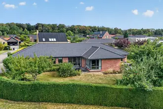 Villa på Vinthervej 27, 8732 Hovedgård