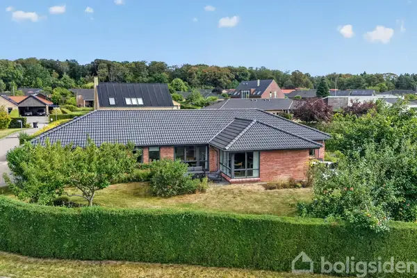 Villa på Vinthervej 27, 8732 Hovedgård