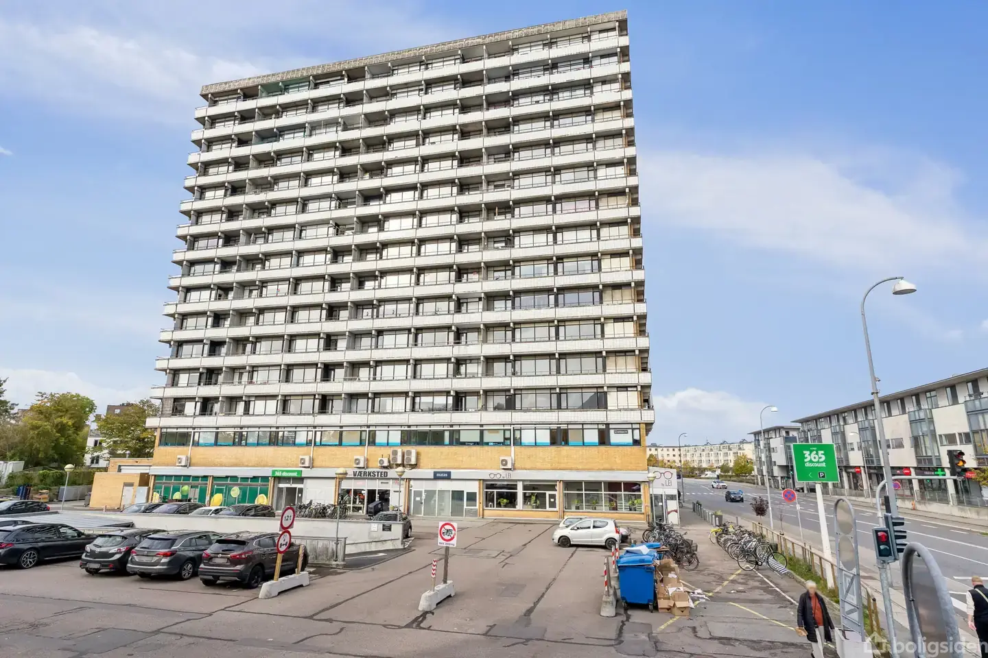 UDSIGTSLEJLIGHED MED BYLIVET I GADEPLAN