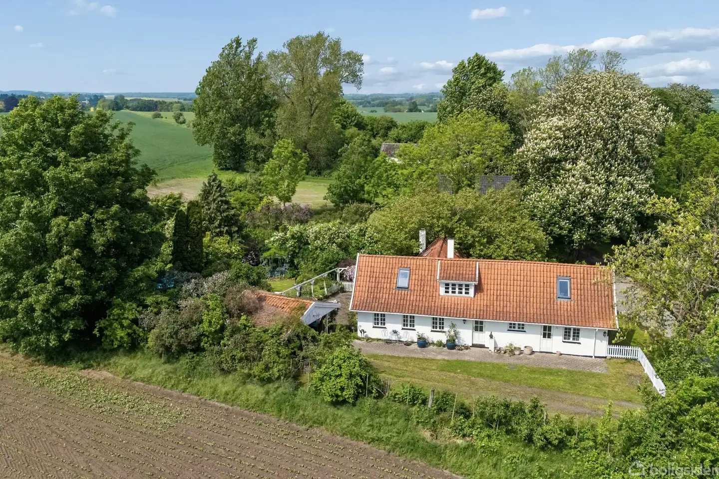 Charmerende villa med idyllisk have
