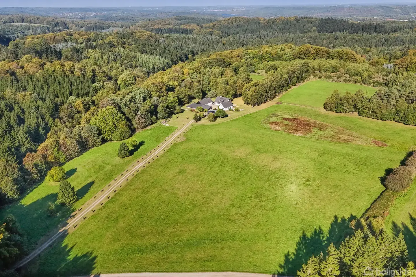 Landejendom på Knøsvej 3, 8680 Ry