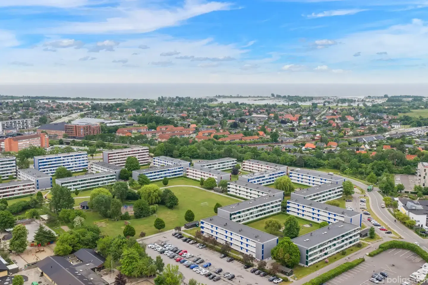Lys 3-værelses lejlighed med stor altan og central beliggenhed
